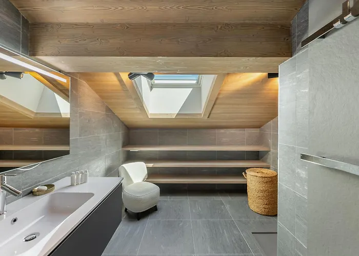 Duplex à Avec Spa, Piscine, Salle De Sport Et Cheminée - Fr-1-569-32 * Megève